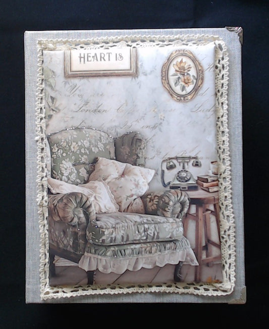 Mini Album 6 1/2 x 8 1/2'' HEART IS