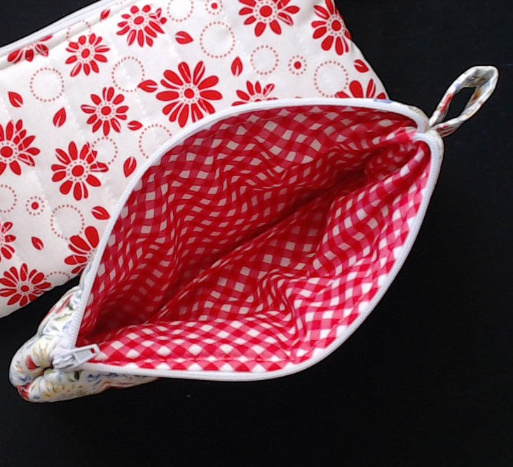 Glasses /pencil case
