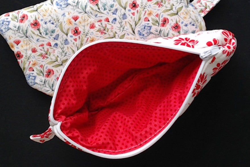 Glasses / pencil case